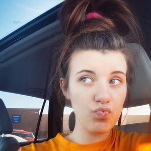 Meet your Posher, Dani